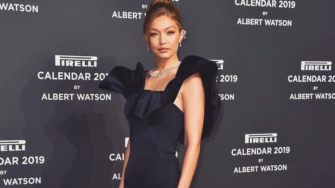 Модель Джиджи Хадид в роскошном платье посетила вечеринку Pirelli Модель Джиджи Хадид в роскошном платье посетила вечеринку Pirelli