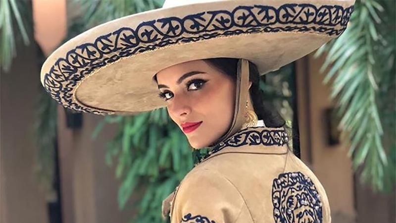 Переможниця конкурсу "Міс Світу 2018" Ванесса де Леон: які фото публікує мексиканка