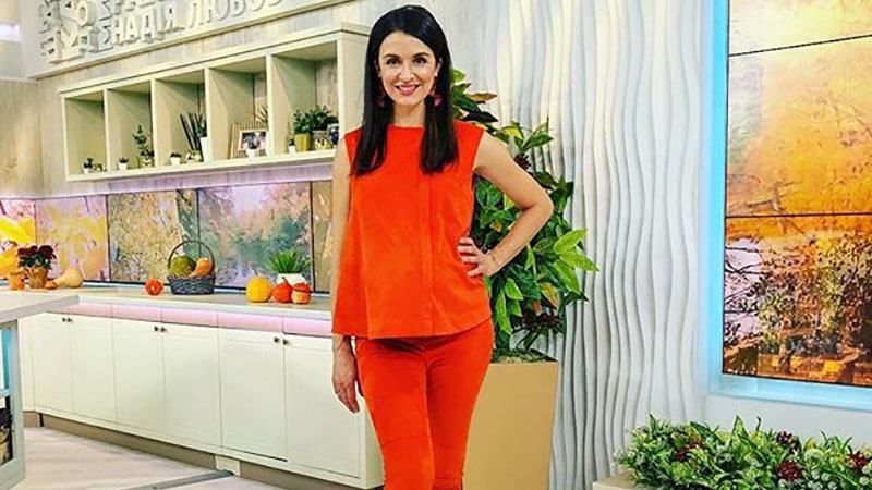 Телеведущая Валентина Хамайко вернулась к работе на третий день после родов: видеофакт Телеведущая Валентина Хамайко вернулась к работе на третий день после родов: видеофакт