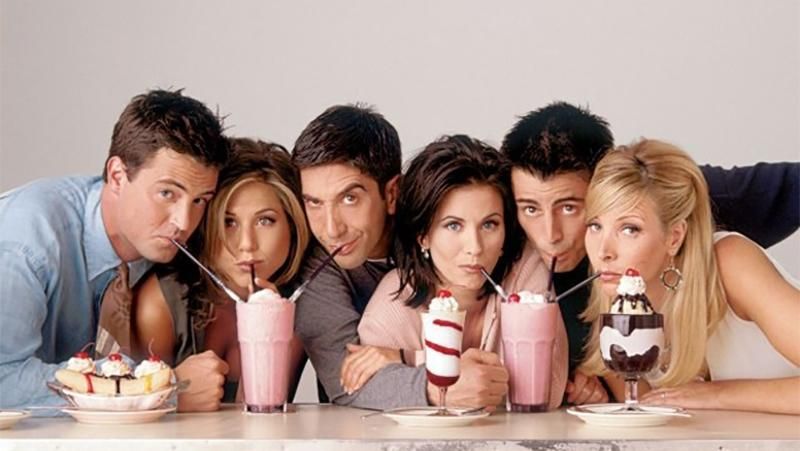 Дженніфер Еністон розповіла про продовження серіалу "Друзі": неочікувані деталі Дженніфер Еністон розповіла про продовження серіалу "Друзі": неочікувані деталі