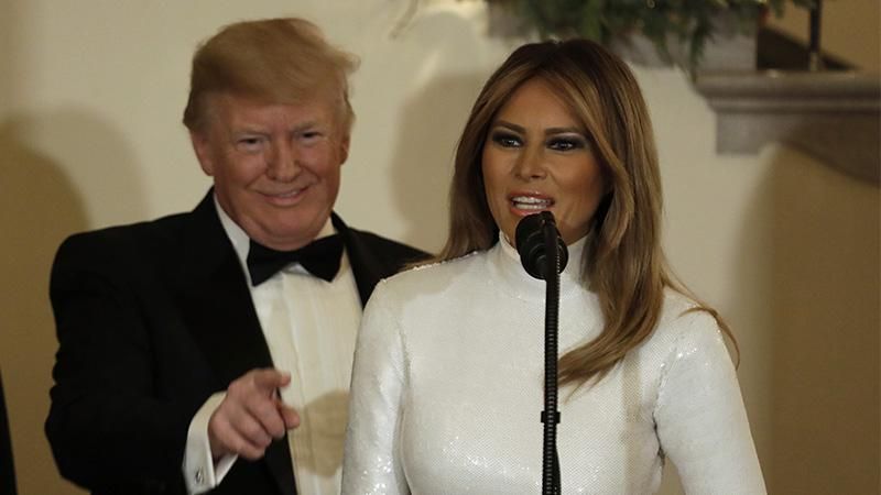 Меланія Трамп похизувалась стрункою фігурою в ефектній сукні: фото Меланія Трамп похизувалась стрункою фігурою в ефектній сукні: фото