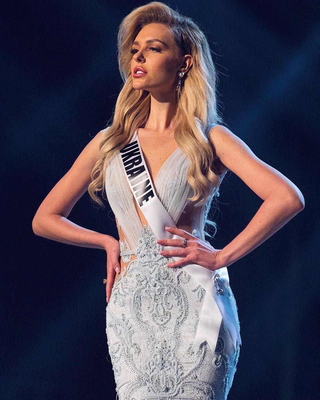 Представниця України на конкурсі "Міс Всесвіт 2018" показала зворушливі фото з дитинства Представниця України на конкурсі "Міс Всесвіт 2018" показала зворушливі фото з дитинства