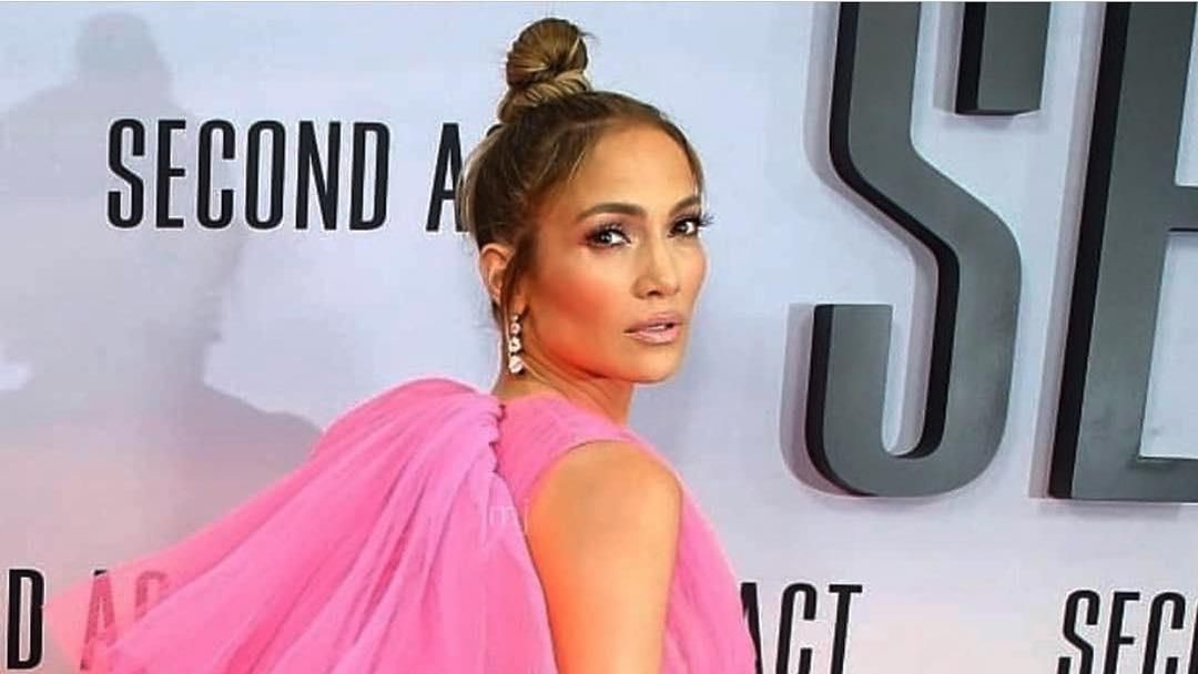 J. Lo повертається: Дженніфер Лопес випускає власну лінію косметики