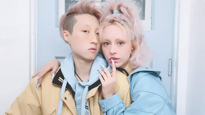 Дочь Джеки Чана оказалась на улице со своей женой: скандальные детали