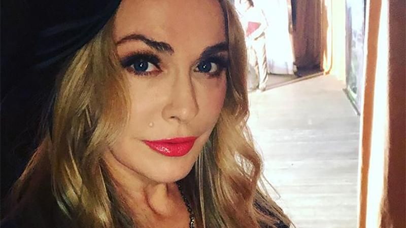 Ольга Сумська приголомшила схожістю зі своєю донькою: яскраві фото Ольга Сумська приголомшила схожістю зі своєю донькою: яскраві фото