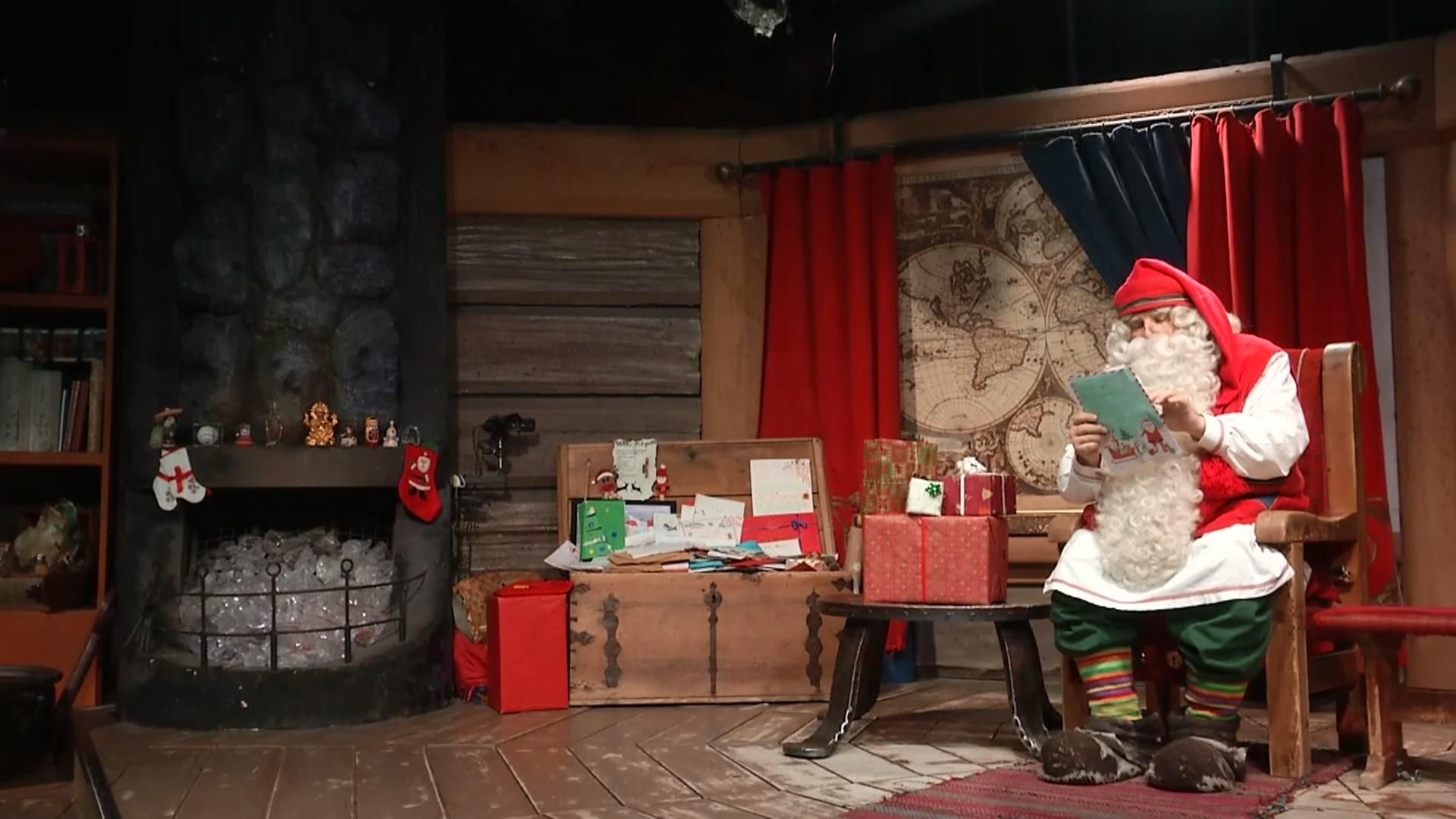 Санта-Клаус начал свое путешествие по миру: фото
