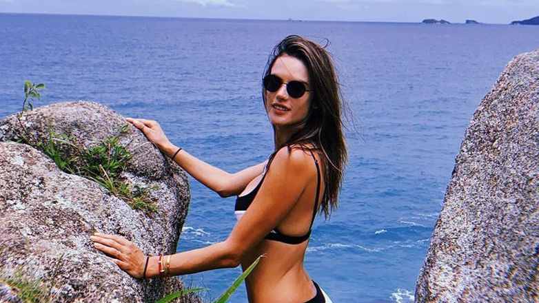 Алессандра Амбросио похвасталась стройной фигурой на отдыхе с новым бойфрендом: фото