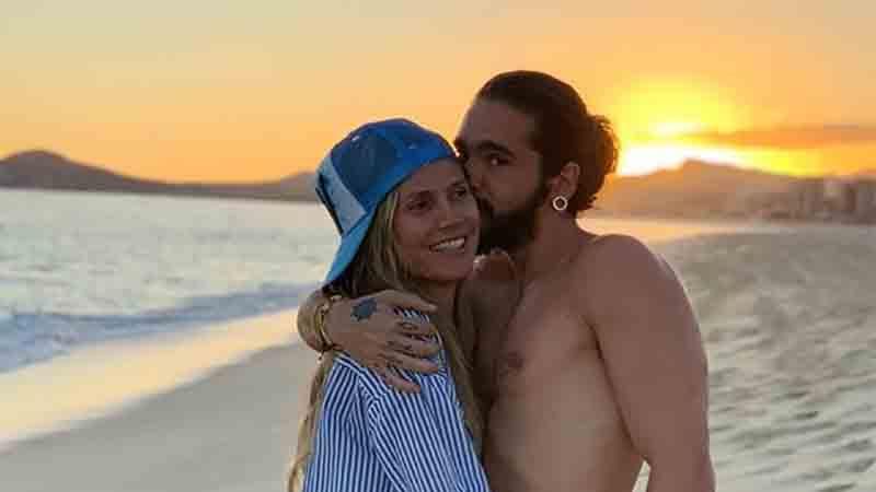 С женихом в постели: Хайди Клум поделилась пикантным фото С женихом в постели: Хайди Клум поделилась пикантным фото