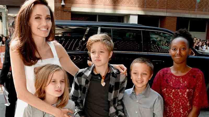 Не хочу, щоб вони були абсолютно слухняними, – Анджеліна Джолі розповіла про виховання дітей Не хочу, щоб вони були абсолютно слухняними, – Анджеліна Джолі розповіла про виховання дітей