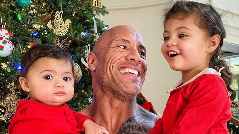 Актор Двейн Джонсон показав своїх маленьких донечок: чарівні фото Актор Двейн Джонсон показав своїх маленьких донечок: чарівні фото