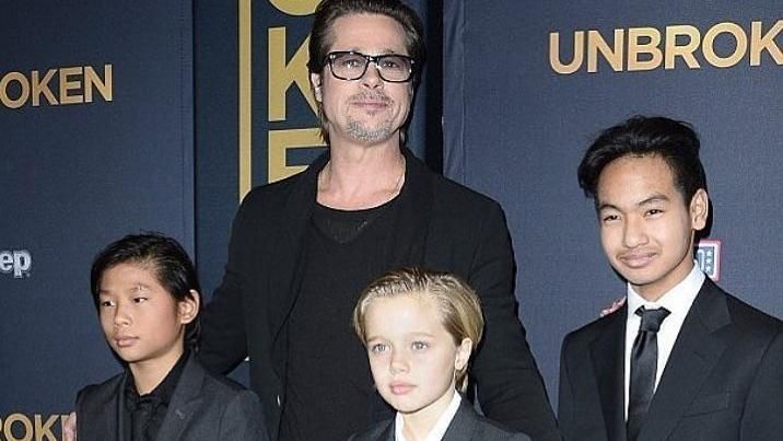 Брэд Питт пригласил детей на Рождество, однако двое сыновей отказались прийти: детали Брэд Питт пригласил детей на Рождество, однако двое сыновей отказались прийти: детали