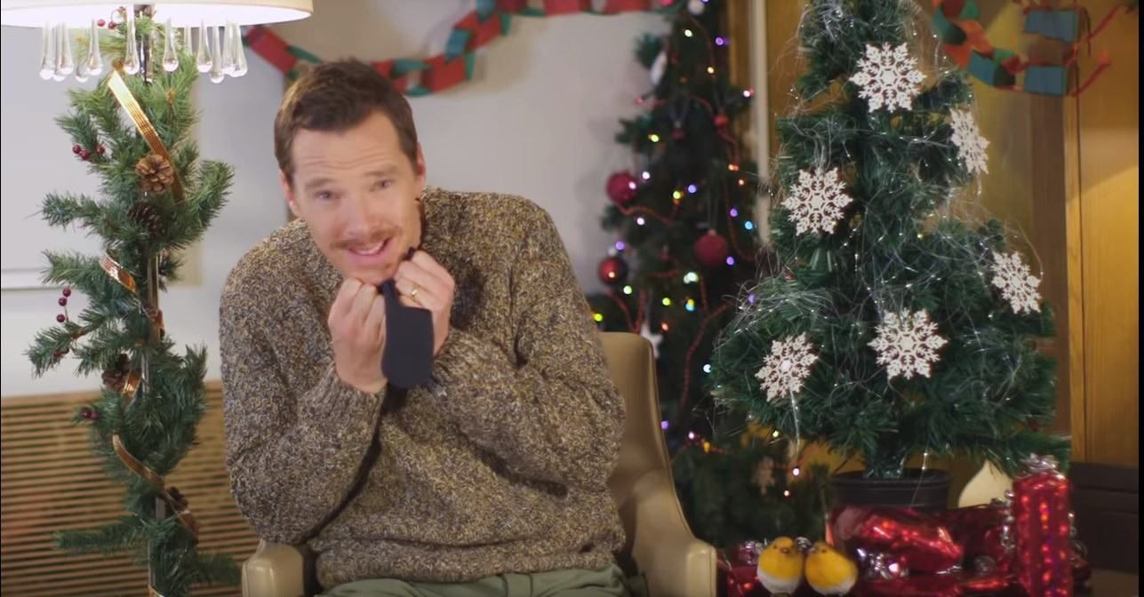 Відомий актор Камбербетч показав, як реагувати на непотрібні подарунки: кумедне відео