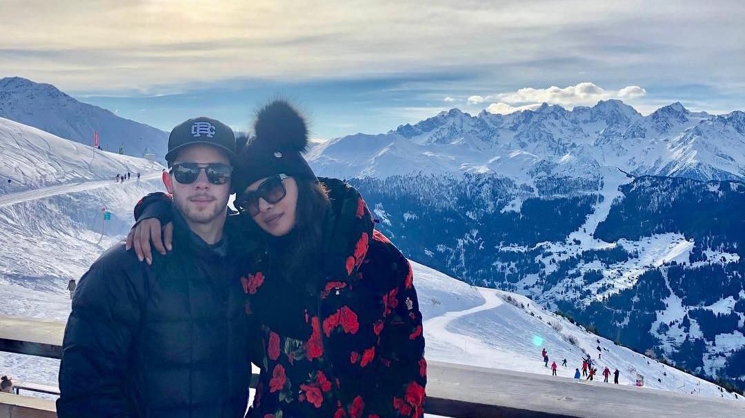 Пріянка Чопра з Ніком Джонасом відправились на відпочинок у Швейцарію: яскраві фото Пріянка Чопра з Ніком Джонасом відправились на відпочинок у Швейцарію: яскраві фото