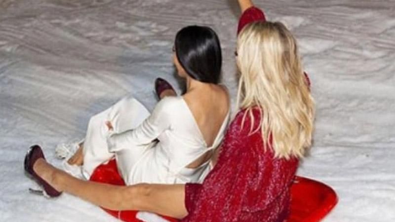В сукнях і на санчатах: Кім Кардашян, Кендалл Дженнер та Періс Хілтон розважились на Новий рік