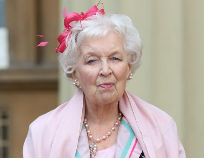 Британская актриса Джун Уитфилд умерла в 93 года