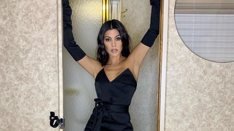 Кортні Кардашян показала сексапільне фото в ліжку: 18+ Кортні Кардашян показала сексапільне фото в ліжку: 18+