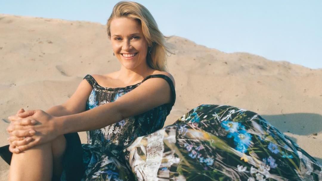 Как сестры: Риз Уизерспун снялась в фотосессии мамой и дочерью Как сестры: Риз Уизерспун снялась в фотосессии мамой и дочерью