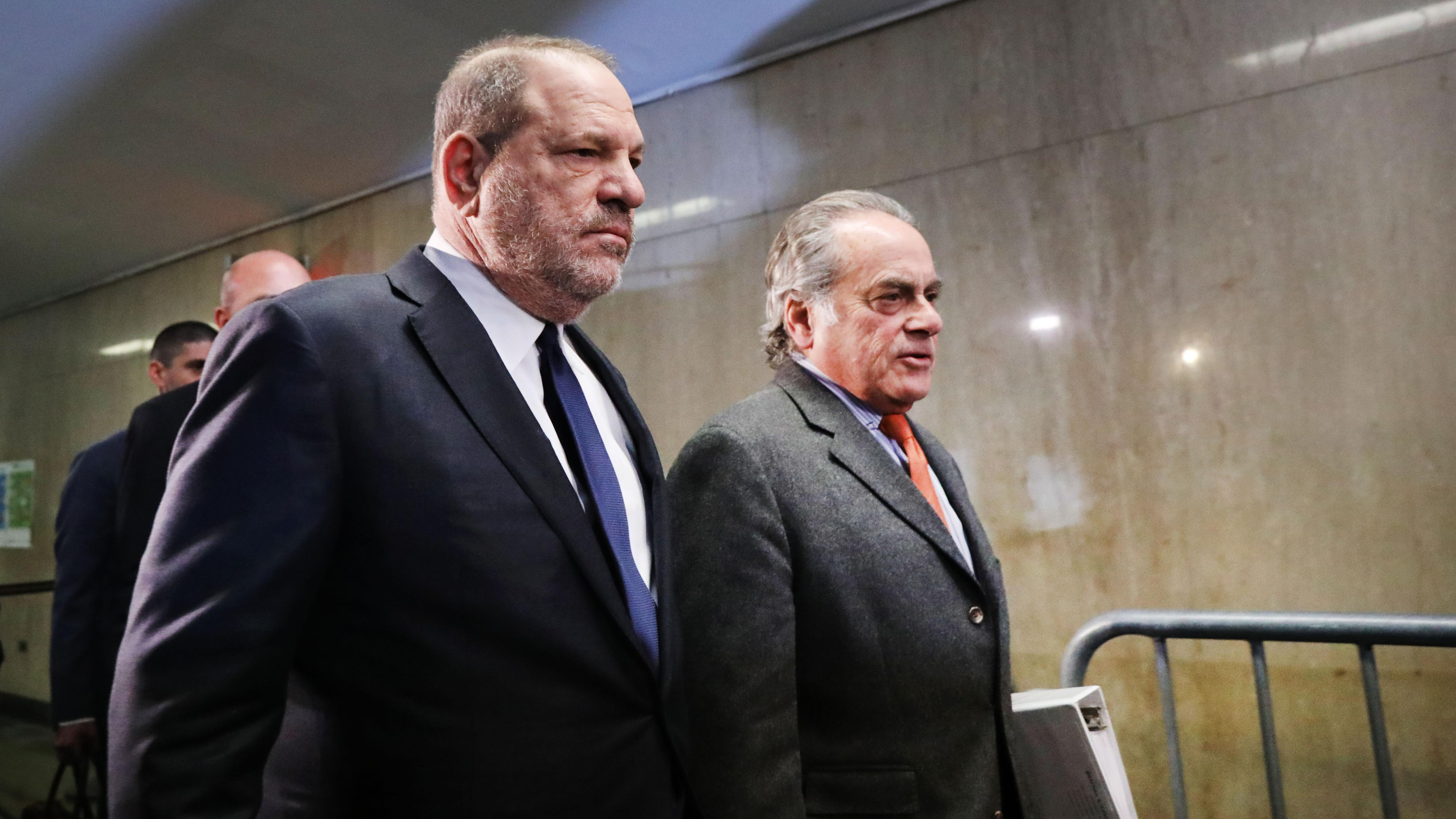 Адвокат скандального Харви Вайнштейна отказывается от дела о секс-скандале, – СМИ