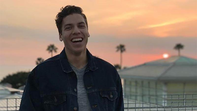 Син Арнольда Шварценеггера повторив його легендарне фото Син Арнольда Шварценеггера повторив його легендарне фото