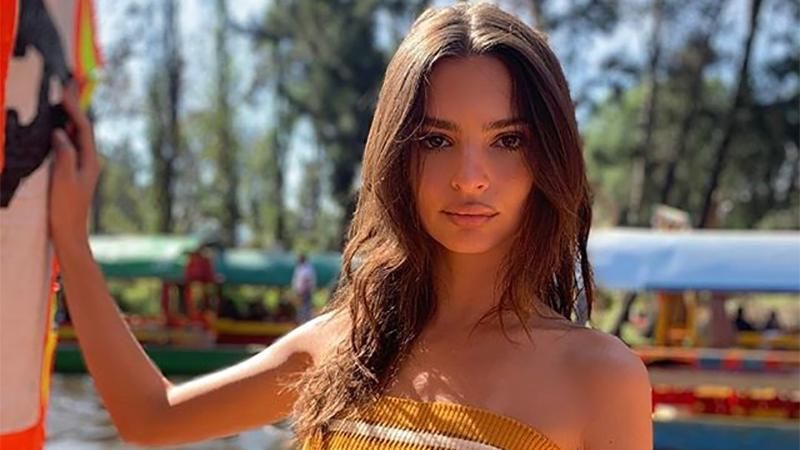 Емілі Ратажковскі обрала для публічного виходу звабливу сукню: фото 18+ Емілі Ратажковскі обрала для публічного виходу звабливу сукню: фото 18+