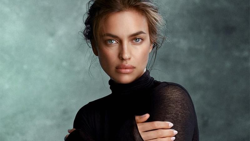 Ирина Шейк примерила аксессуар от украинского дизайнера: эффектные фото Ирина Шейк примерила аксессуар от украинского дизайнера: эффектные фото