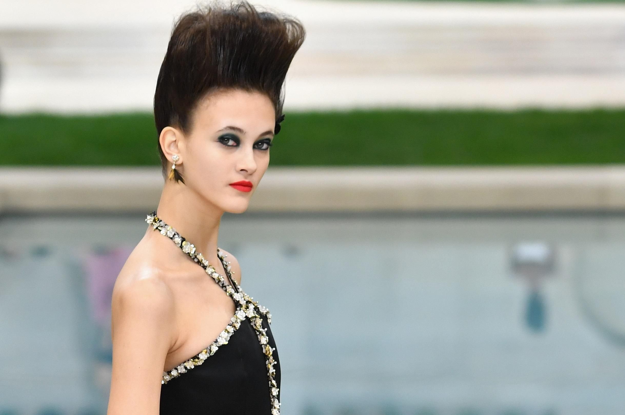 "Маленькое черное платье": какие кутюрные образы подготовил Chanel в новом сезоне – фото "Маленькое черное платье": какие кутюрные образы подготовил Chanel в новом сезоне – фото