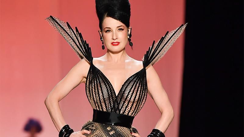 Дита фон Тиз вышла на подиум в полупрозрачном платье: эффектные новинки от Jean Paul Gaultier Дита фон Тиз вышла на подиум в полупрозрачном платье: эффектные новинки от Jean Paul Gaultier