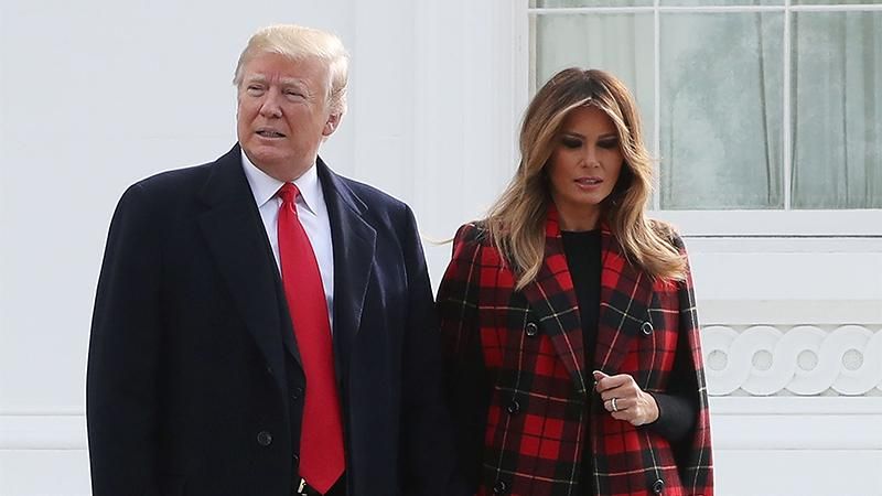 Робочі будні в Білому домі: Меланія Трамп опублікувала стильне фото Робочі будні в Білому домі: Меланія Трамп опублікувала стильне фото