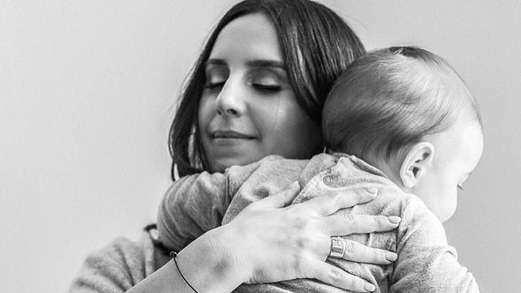 Джамала очаровала сеть снимком с сыном: трогательное фото Джамала очаровала сеть снимком с сыном: трогательное фото