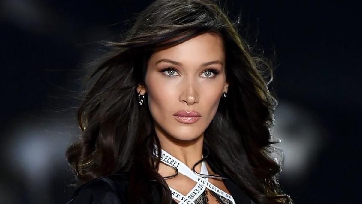 Бежевий костюм з чоловічого плеча: Белла Хадід показує, як носити тренди 2019 року Бежевий костюм з чоловічого плеча: Белла Хадід показує, як носити тренди 2019 року