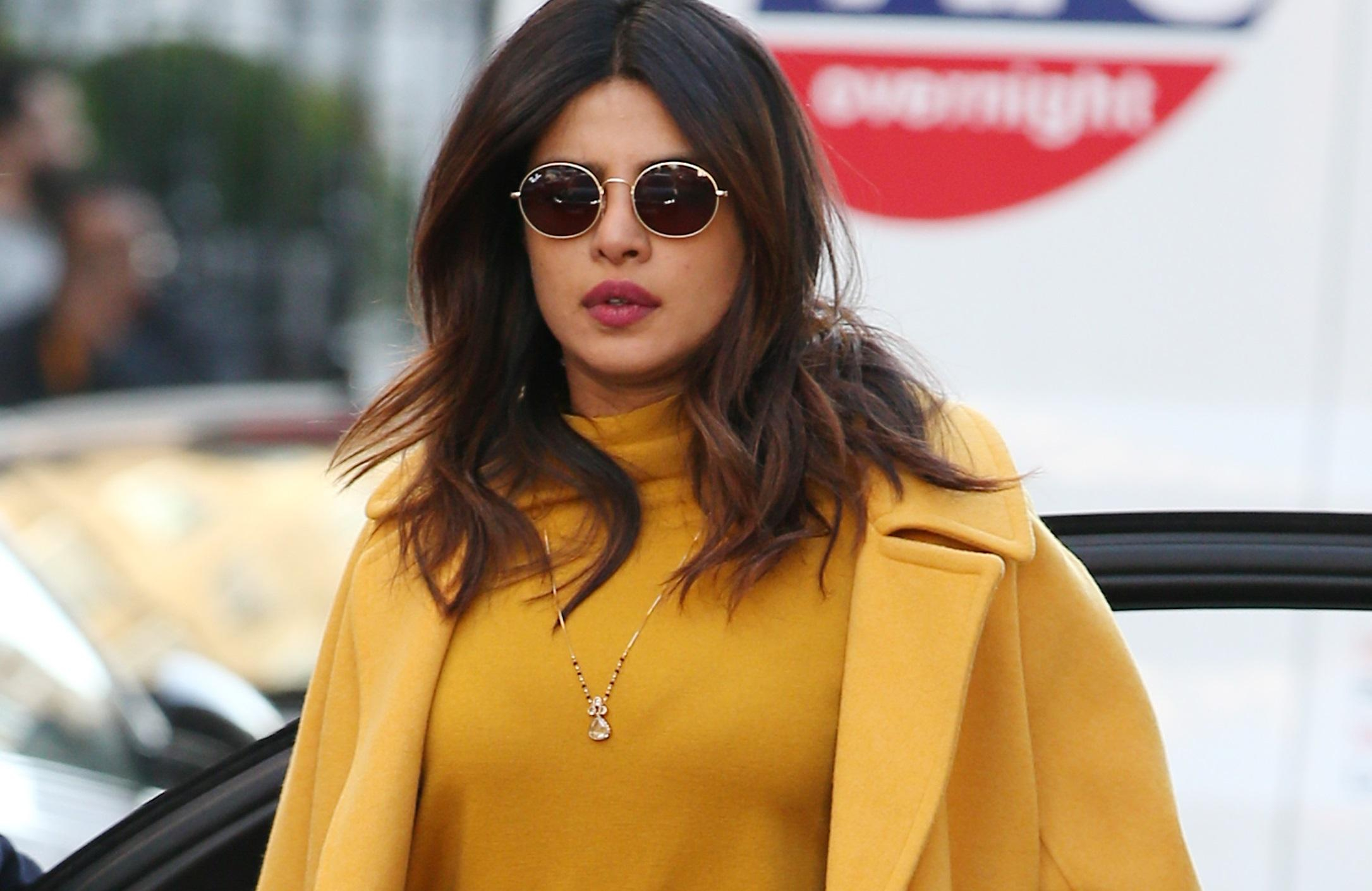 Приянку Чопру заподозрили в беременности: интригующие фото