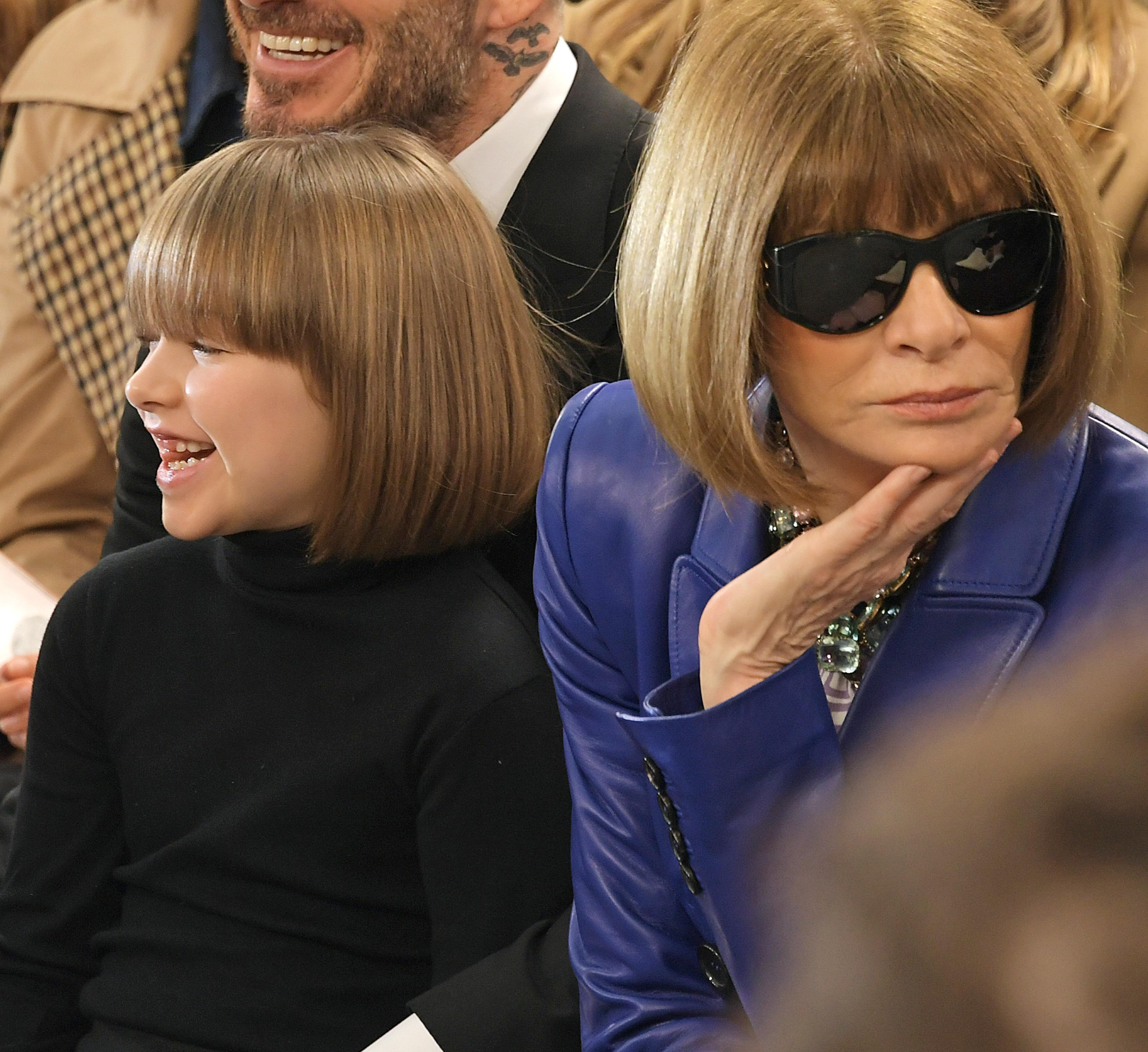 Анна Винтур и 7-летняя дочь Виктории Бекхэм пришли на показ с одинаковыми прическами: фото