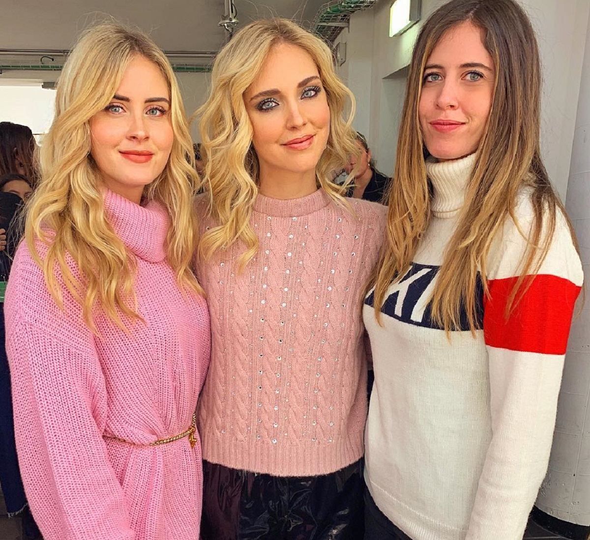 Блогер Кьяра Ферраньи показала детское фото с сестрами Блогер Кьяра Ферраньи показала детское фото с сестрами