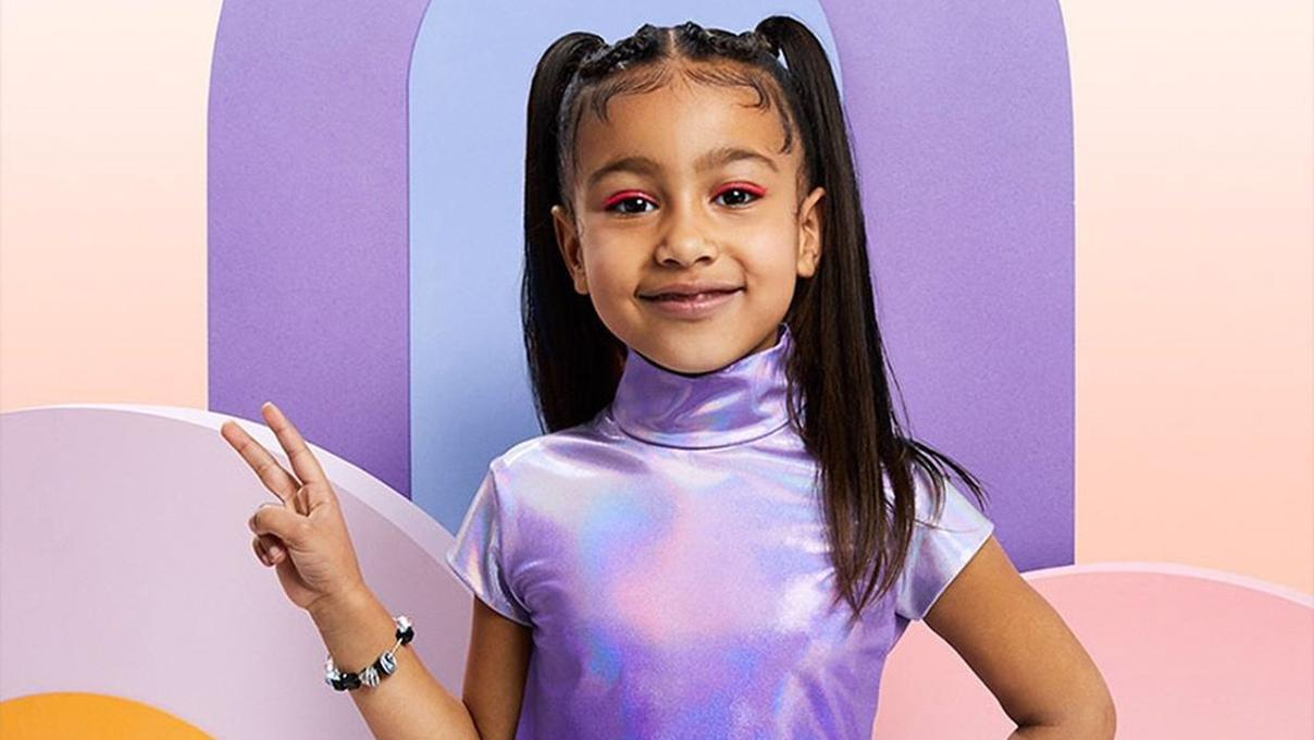 Пятилетняя дочь Ким Кардашян Норт Уэст впервые снялась для глянца без мамы: очаровательные фото