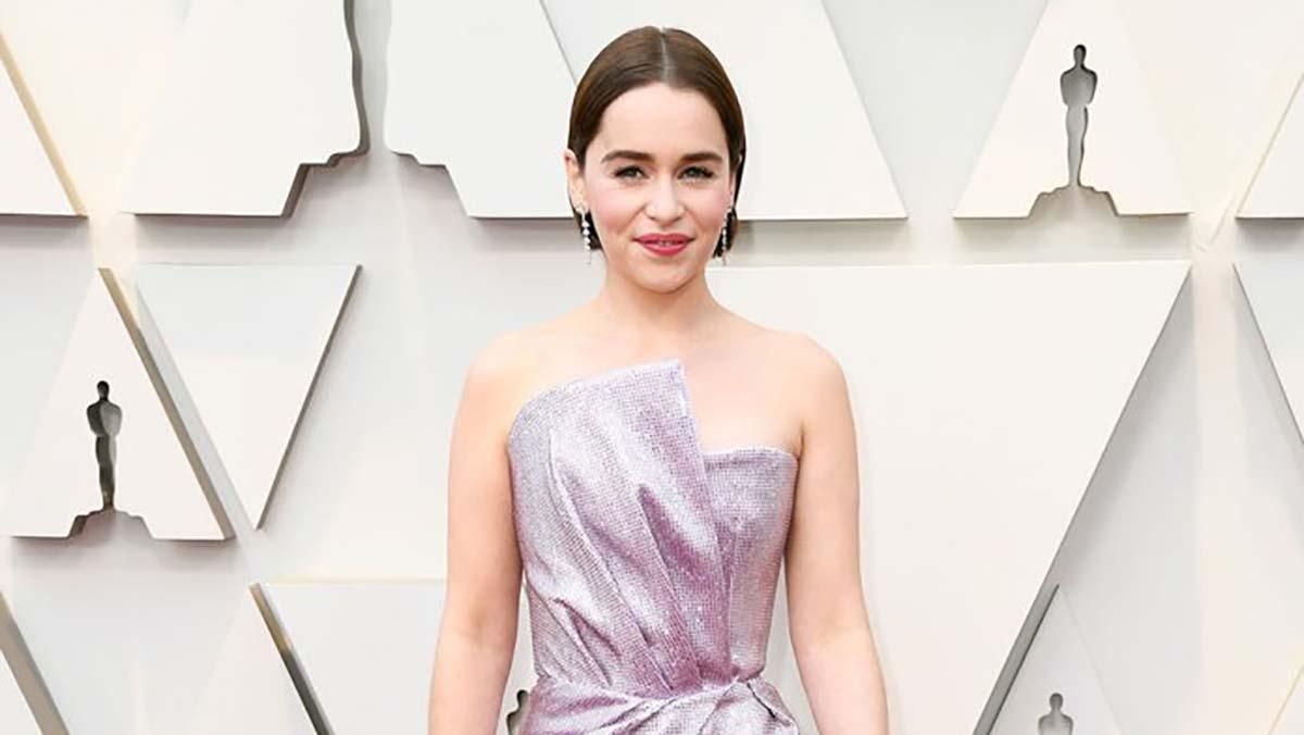 Роскошь и блеск: актриса Эмилия Кларк покрасовалась на красной дорожке Оскар-2019 Роскошь и блеск: актриса Эмилия Кларк покрасовалась на красной дорожке Оскар-2019