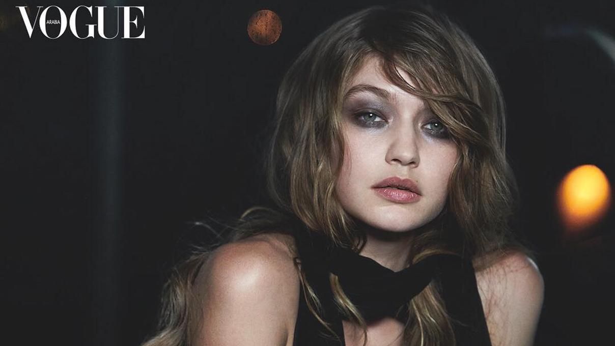 Джіджі Хадід прикрасила ювілейний випуск номера Vogue Arabia: яскраві кадри Джіджі Хадід прикрасила ювілейний випуск номера Vogue Arabia: яскраві кадри