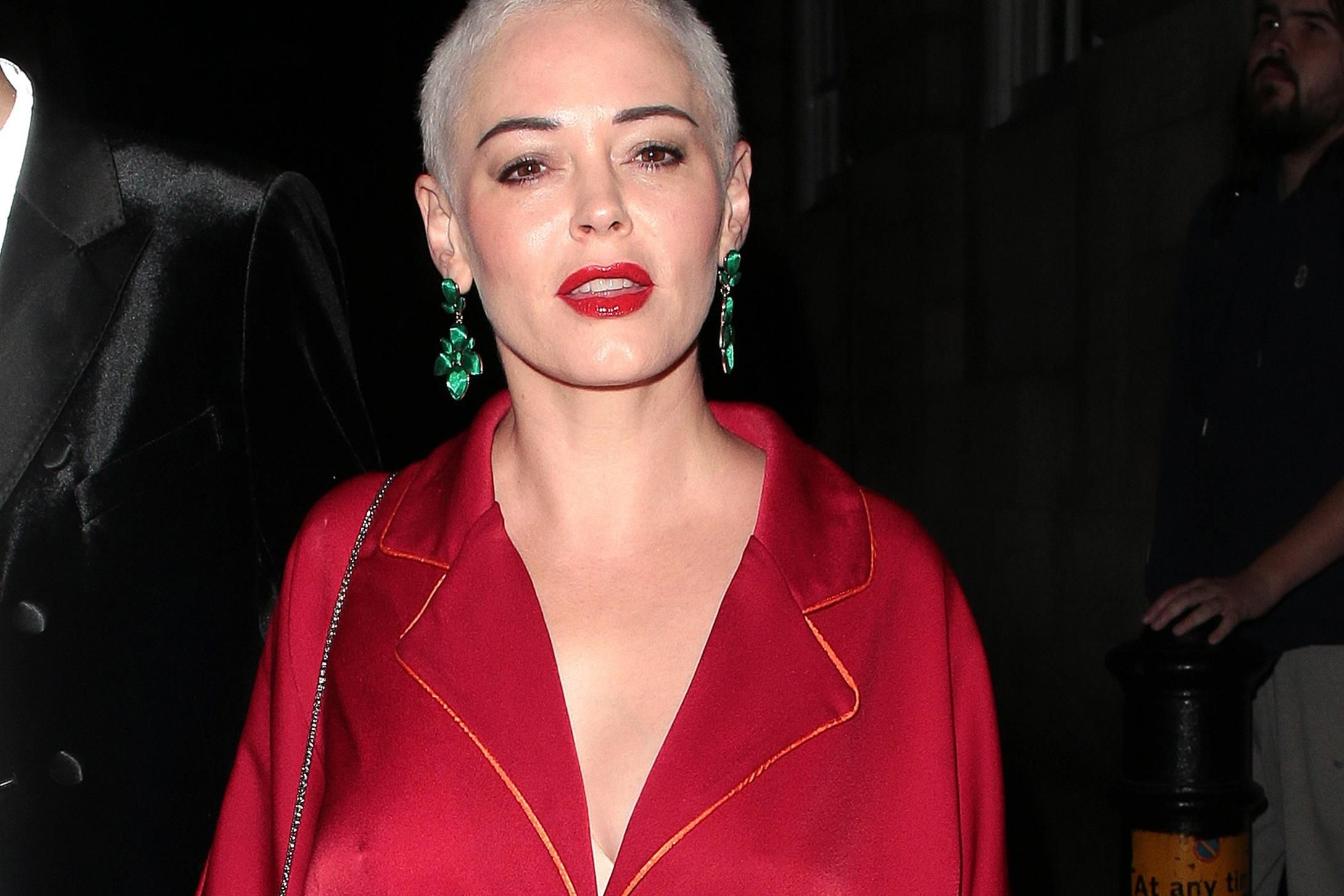 Звезда сериала "Все женщины – ведьмы" Роуз МакГоуэн сделала аборт: неожиданные подробности Звезда сериала "Все женщины – ведьмы" Роуз МакГоуэн сделала аборт: неожиданные подробности