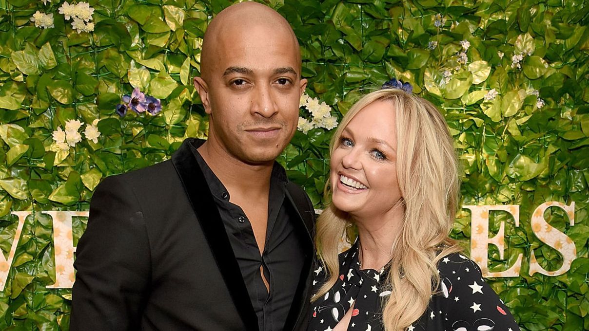 Эмма Бантон выходит замуж за Жада Джонса после 20 лет отношений Эмма Бантон выходит замуж за Жада Джонса после 20 лет отношений