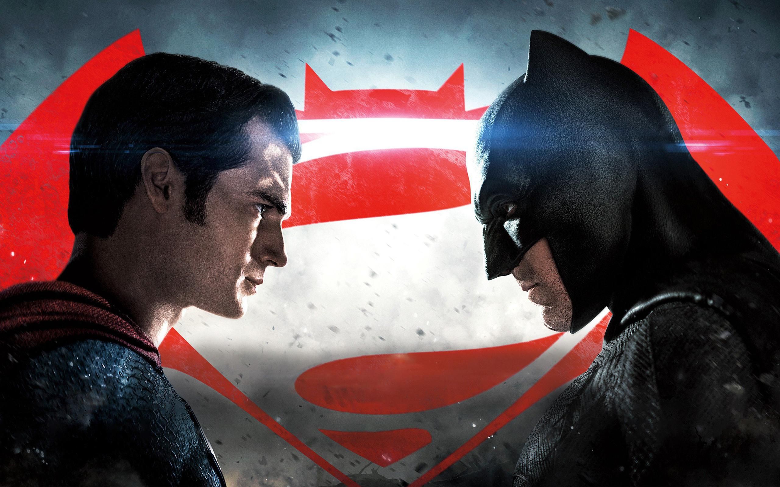 Киностудия DC изменила стратегию: Бэтмена и Супермена станет меньше