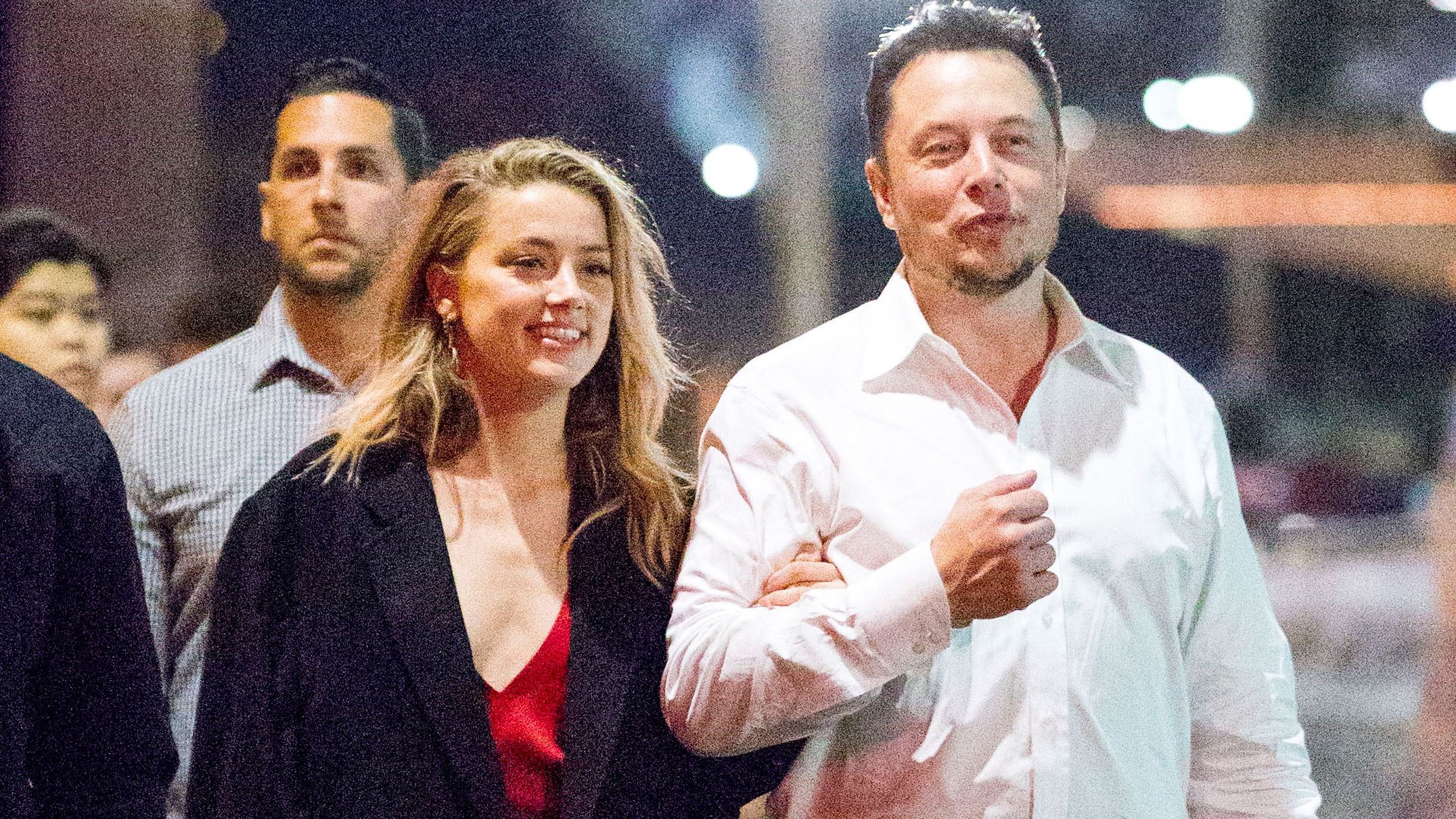 Джонні Депп заявив, що Ембер Хьорд зраджувала йому з Ілоном Маском через місяць після весілля Джонні Депп заявив, що Ембер Хьорд зраджувала йому з Ілоном Маском через місяць після весілля