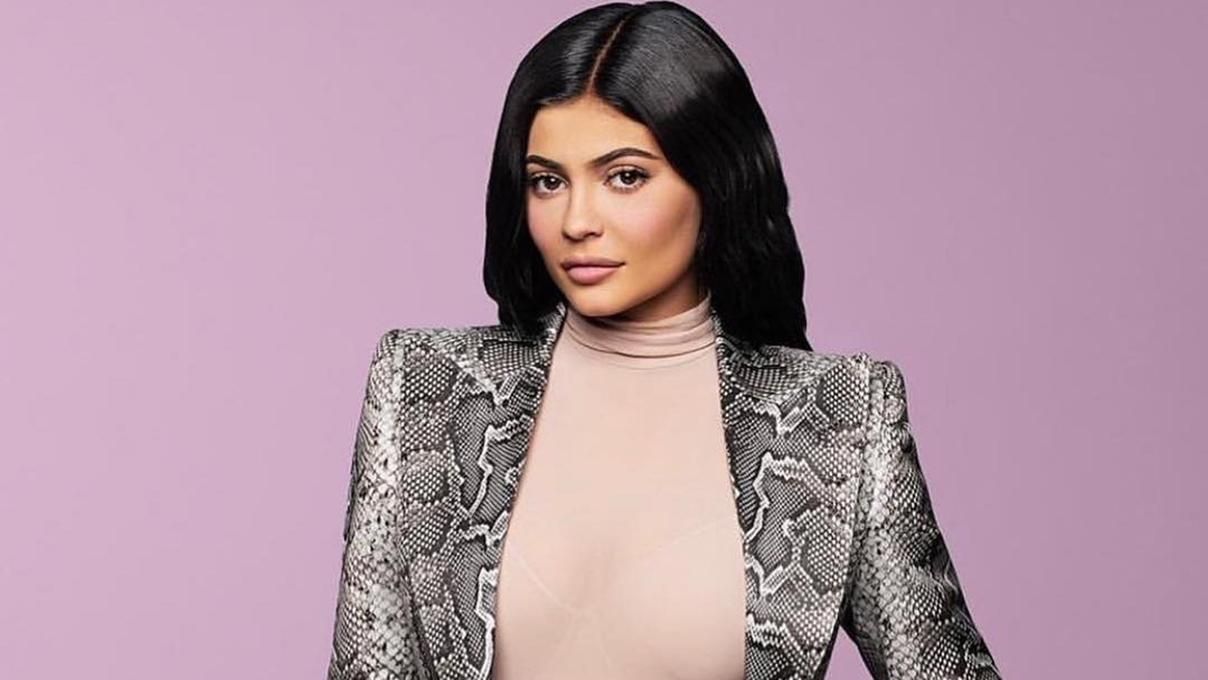 Forbes утвердил: 21-летняя Кайли Дженнер стала самой молодой миллиардершей в мире Forbes утвердил: 21-летняя Кайли Дженнер стала самой молодой миллиардершей в мире