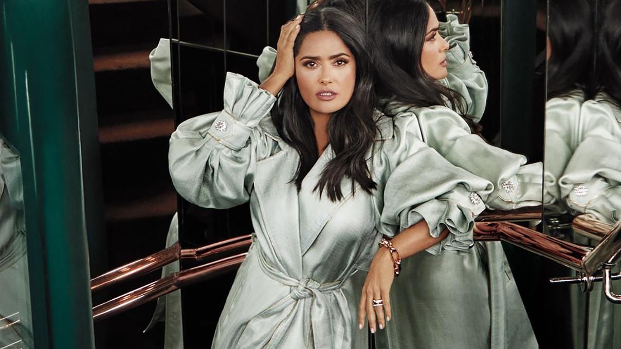 52-летняя Сальма Хайек украсила обложку глянца и дала откровенное интервью о личной жизни 52-летняя Сальма Хайек украсила обложку глянца и дала откровенное интервью о личной жизни