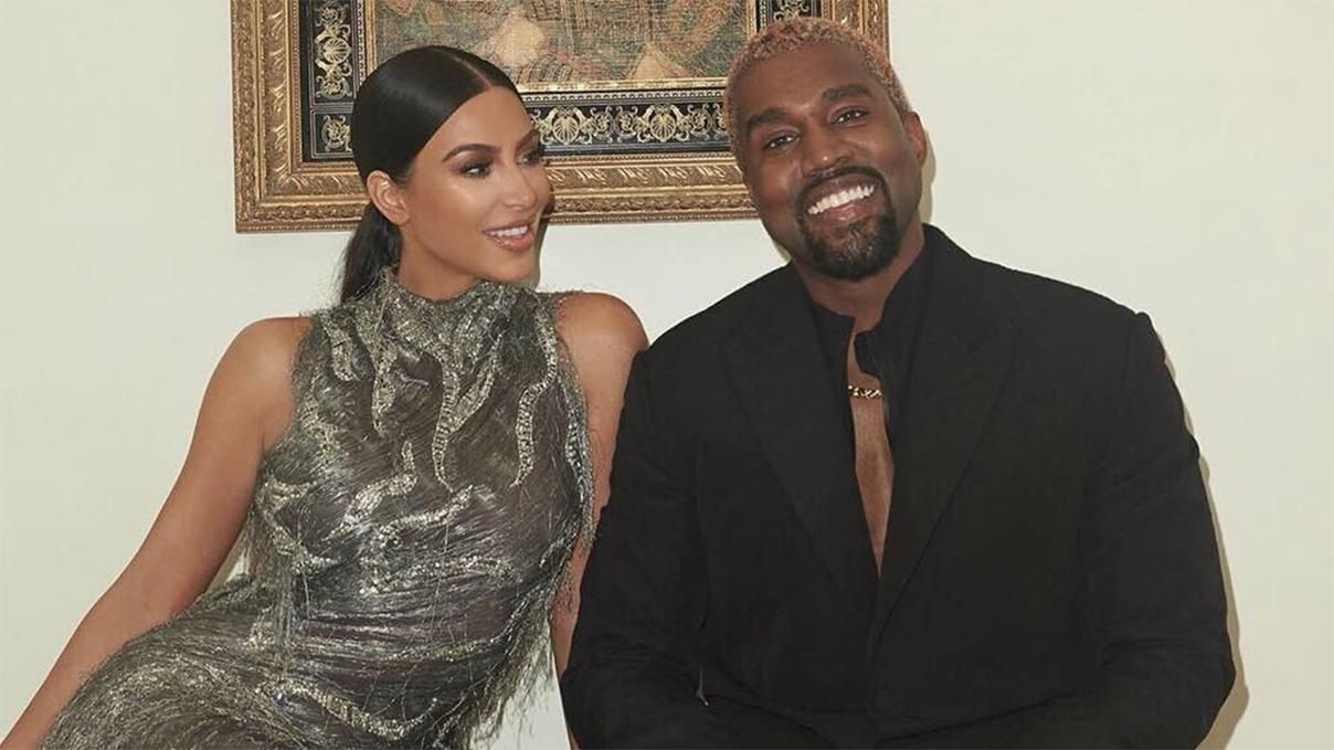 Ким Кардашян снова посетила воскресную службу вместе с семьей Ким Кардашян снова посетила воскресную службу вместе с семьей