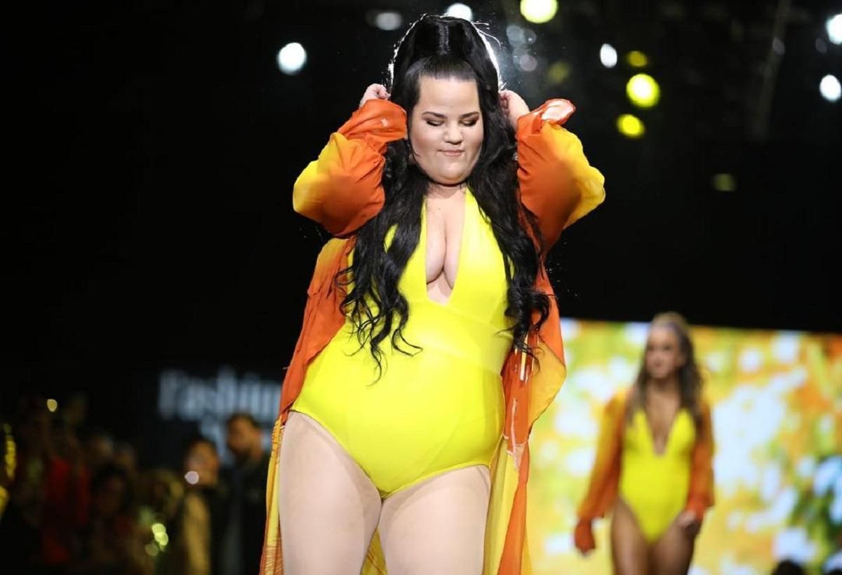 Переможниця Євробачення-2018 Нетта Барзілай станцювала у жовтому купальнику: запальне відео Переможниця Євробачення-2018 Нетта Барзілай станцювала у жовтому купальнику: запальне відео