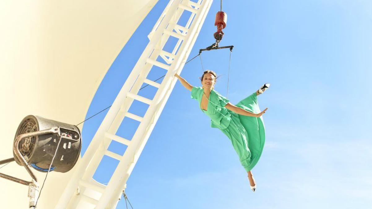 Голлівудська актриса Алісія Вікандер стала зіркою Harper's Bazaar: захоплюючі фото Голлівудська актриса Алісія Вікандер стала зіркою Harper's Bazaar: захоплюючі фото