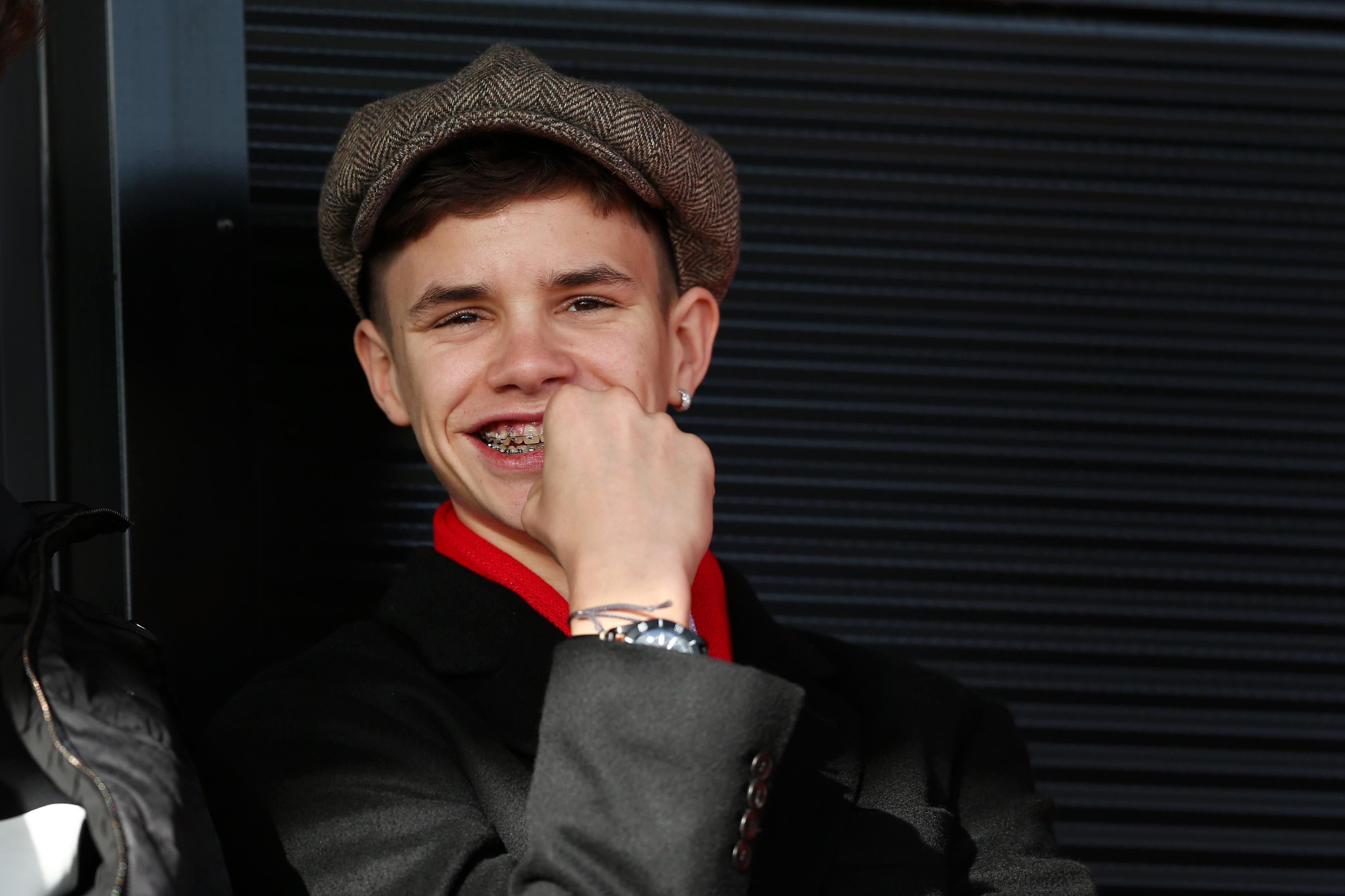 16-летний сын Бекхэмов закрутил роман с несовершеннолетней актрисой Милли Бобби Браун 16-летний сын Бекхэмов закрутил роман с несовершеннолетней актрисой Милли Бобби Браун