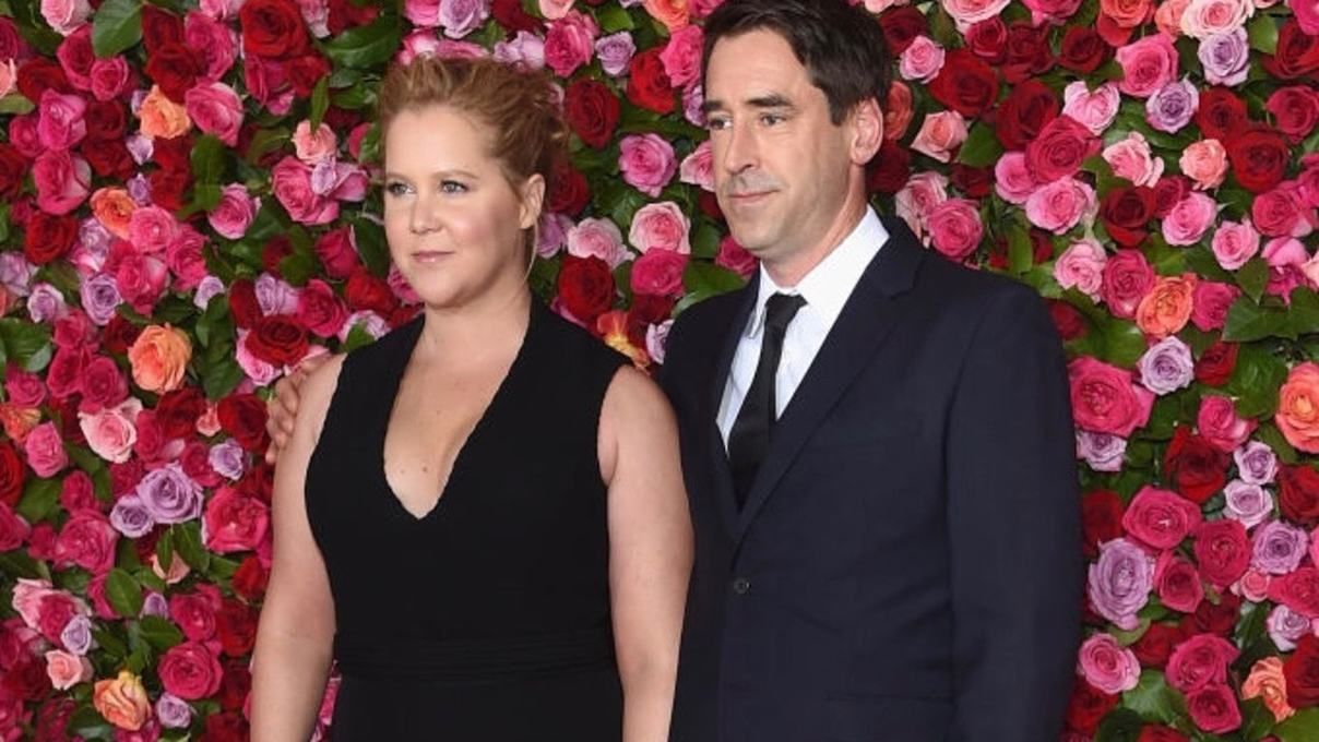 Его мозг функционирует иначе, чем мой, – Эми Шумер рассказала о болезни мужа Его мозг функционирует иначе, чем мой, – Эми Шумер рассказала о болезни мужа