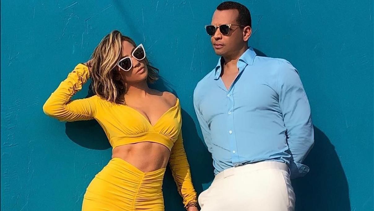 Помолвленные Дженнифер Лопес и Алекс Родригес снялись в рекламе очков: яркие фото Помолвленные Дженнифер Лопес и Алекс Родригес снялись в рекламе очков: яркие фото