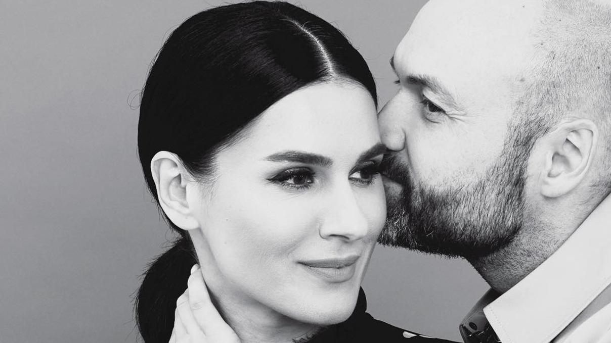 Маша Єфросиніна присвятила чоловікові вірш в день його народження: зворушливе відео Маша Єфросиніна присвятила чоловікові вірш в день його народження: зворушливе відео