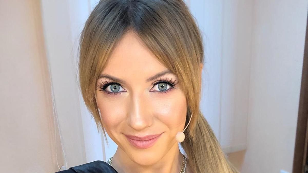 С розовой помадой и в кожанке: как Леся Никитюк выглядела в 17 лет С розовой помадой и в кожанке: как Леся Никитюк выглядела в 17 лет